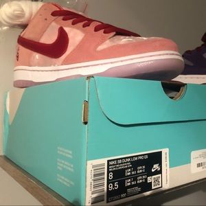 Nike dunk strange love